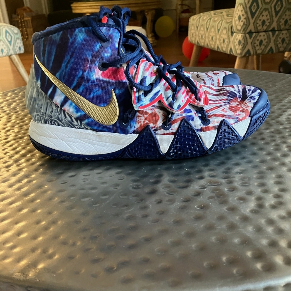 Nike Sneakers Tennis shoes Youth Size High top tops hightops high-top